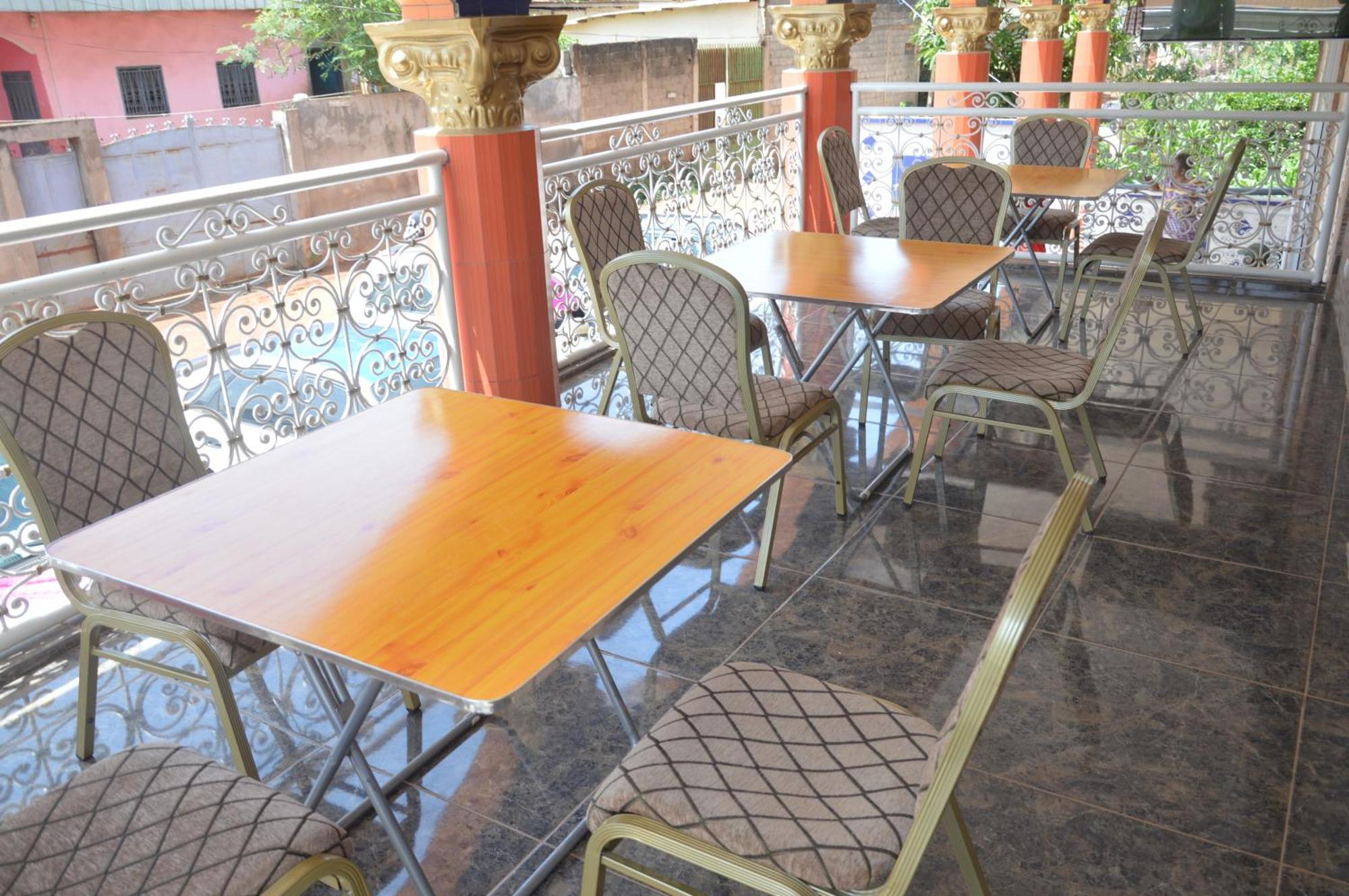 Nikita Hotel Yaoundé Exterior photo