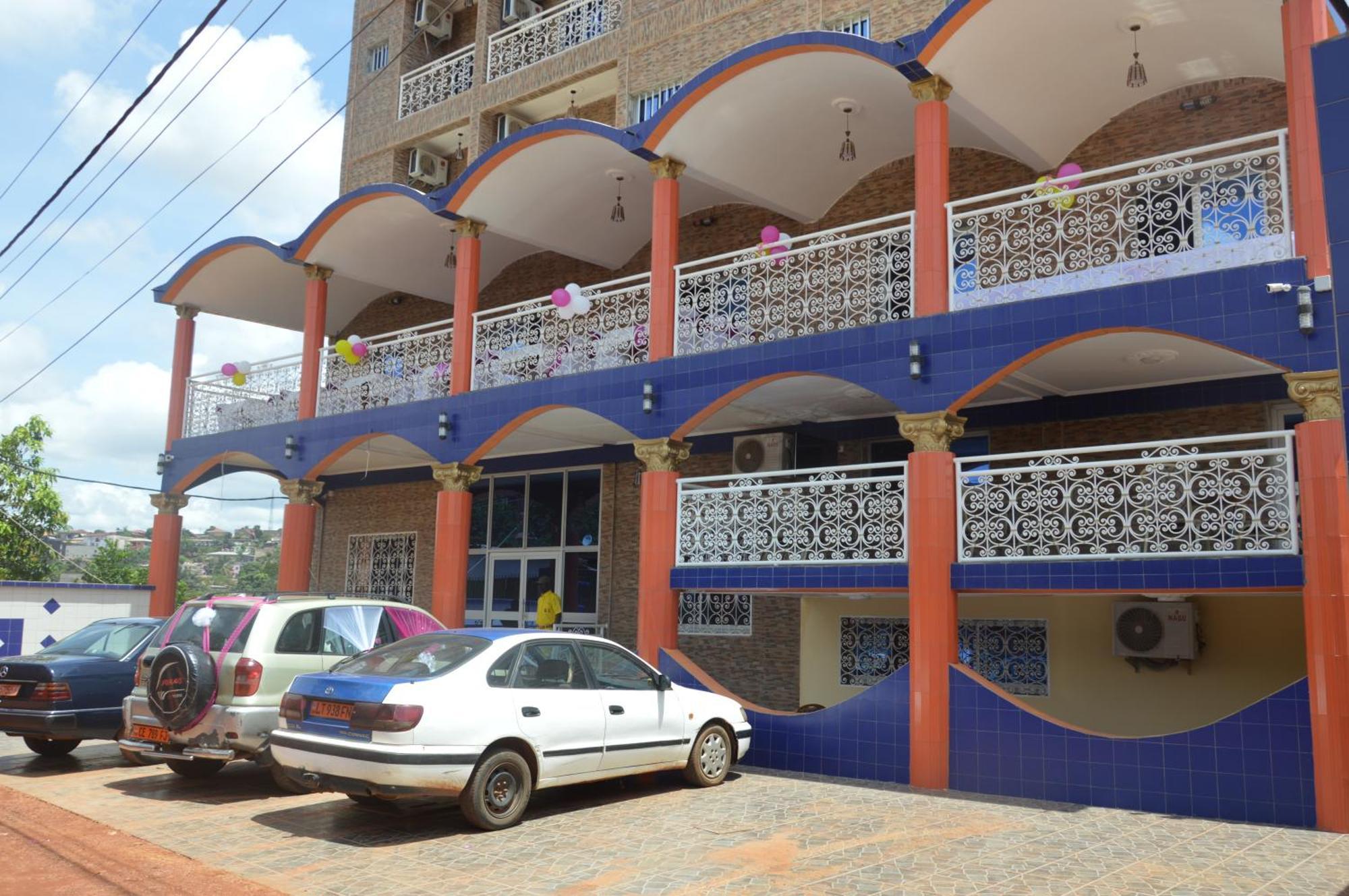 Nikita Hotel Yaoundé Exterior photo